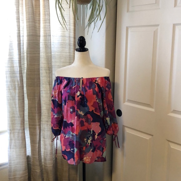 Like New Yumi Kim Silk Floral Top - Picture 5 of 10